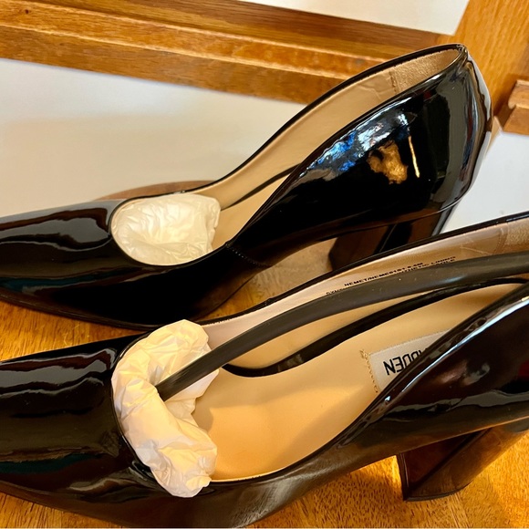 Steve Madden patent black pumps. New with tag - Picture 9 of 13